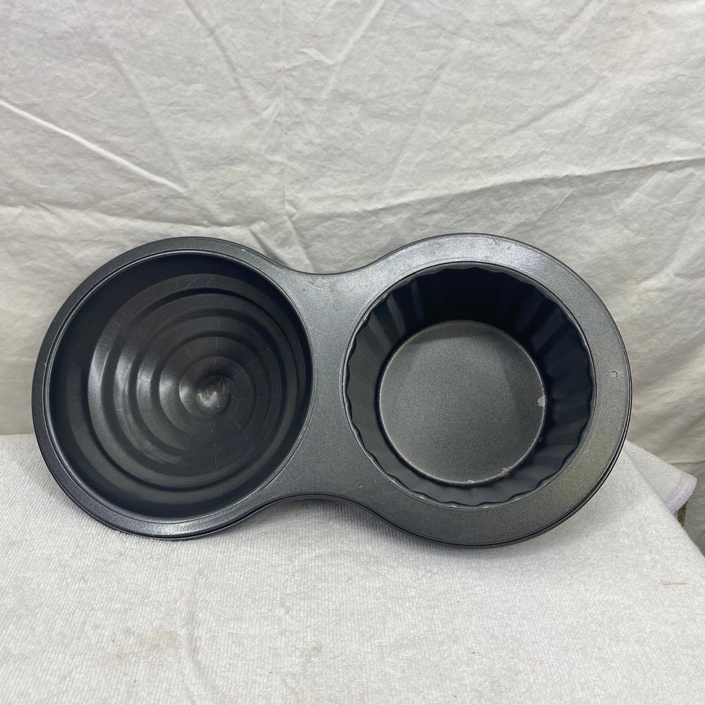 Wilton Giant Cupcake Pan Non-Stick 2-Piece 3D Large Cake Mold Charcoal Grey